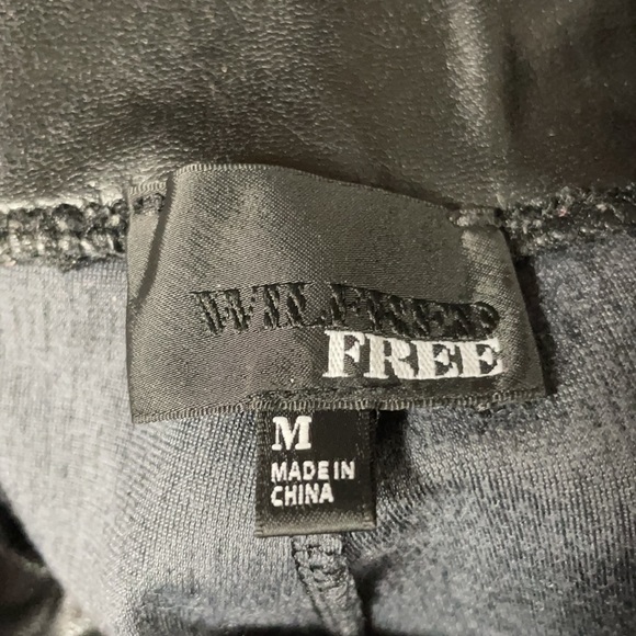 Wilfred Free Leather Leggings from Aritzia - Picture 3 of 3